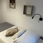 V *